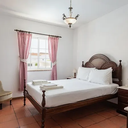 Coelho - Center With Pool By Hd